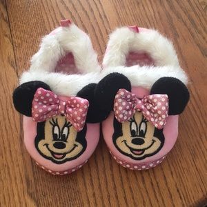 Minnie Mouse house shoes